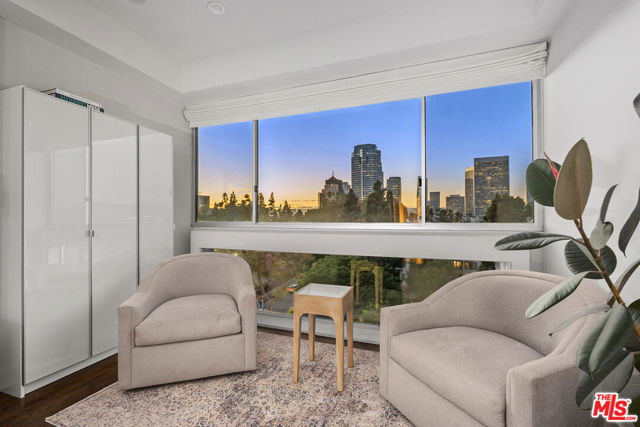 2220 Avenue Of The Stars, Los Angeles CA: https://media.crmls.org/mediaz/17b80452-e39f-413d-b5e2-017ad7d813c5.jpg