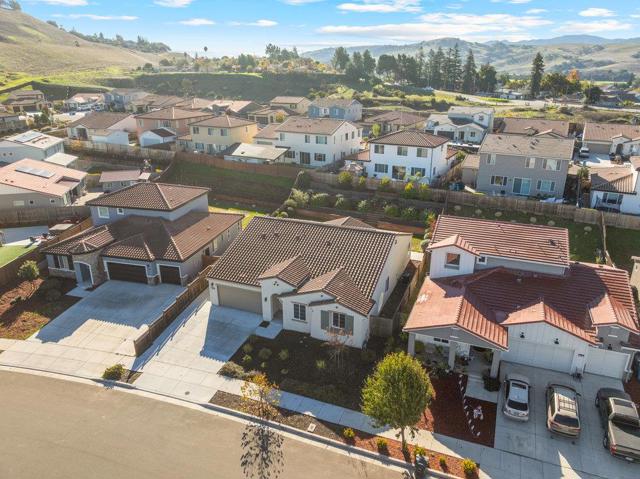 20 Hospital Road, Hollister CA: https://media.crmls.org/mediaz/17b9f8e9-a73b-4d91-9f4d-7a440fba477d.jpg