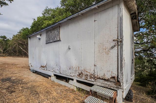 905 W Blanco Road, Salinas CA: https://media.crmls.org/mediaz/17ba9e4f-ee2a-4784-bb4d-d7fc380c30e1.jpg