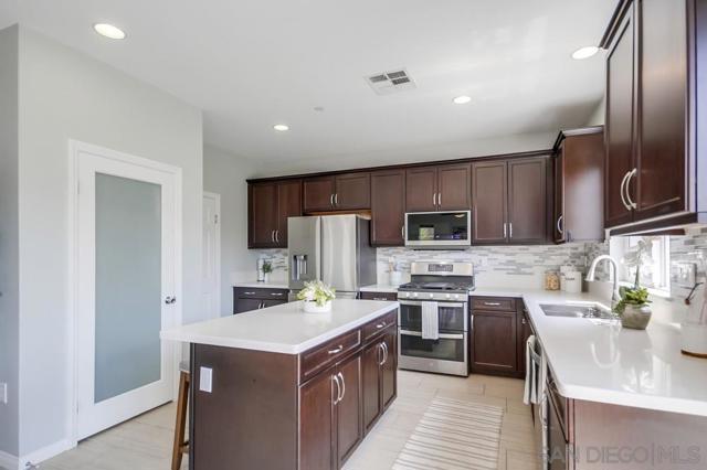 13216 Cuyamaca Vista Dr, Lakeside CA: https://media.crmls.org/mediaz/17baacb9-6c81-4bb0-9714-a1637e5a9a89.jpg