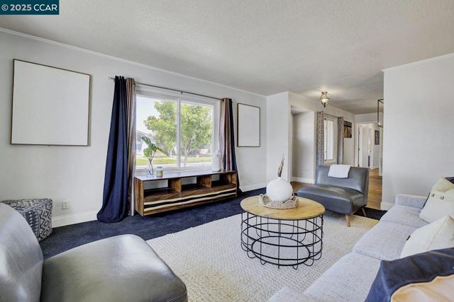3958 W Las Positas Blvd, Pleasanton CA: https://media.crmls.org/mediaz/17baffc7-2210-4209-8bfa-93a1a60feeeb.jpg