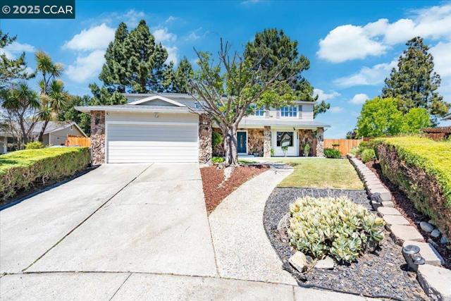 739 Devils Drop Ct, Richmond CA: https://media.crmls.org/mediaz/17bb2d30-c0b3-4bb5-8c28-162c62af4751.jpg