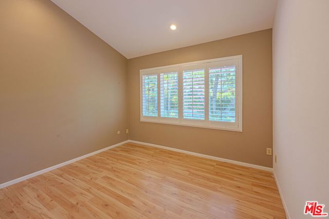 3926 Corte Cancion, Thousand Oaks CA: https://media.crmls.org/mediaz/17bba3b9-5222-4c28-86ee-730023b6933a.jpg
