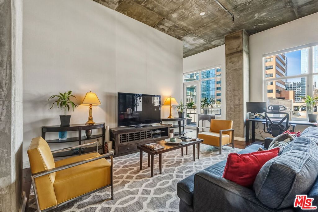 645 W 9th Street #712