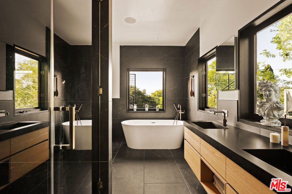 3936 Farley CourtStudio City img 22