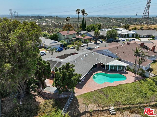 4260 S Cloverdale Avenue, Los Angeles CA: https://media.crmls.org/mediaz/17bd2f54-44d5-4d04-a1d3-7b2286abbcc7.jpg