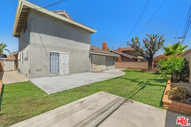 19714 Galway Avenue, Carson CA: https://media.crmls.org/mediaz/17bd33a5-1d6d-4cc5-84d9-9585ff6a6651.jpg