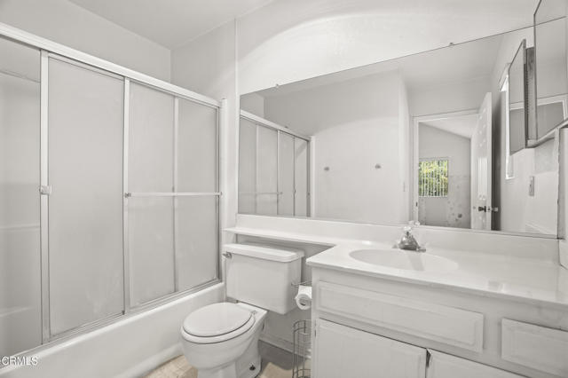 823 Earlham Street, Pasadena CA: https://media.crmls.org/mediaz/17bd7fe0-d5e9-4902-9565-82d6d6c31ba8.jpg