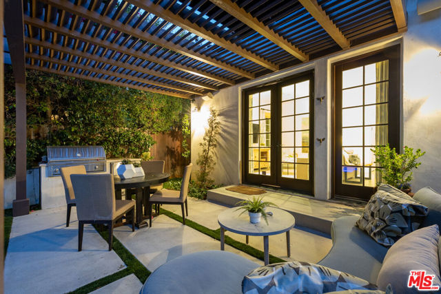 735 N Stanley Avenue, Los Angeles CA: https://media.crmls.org/mediaz/17bf1086-b095-4258-a1ac-c94e8585c3cf.jpg