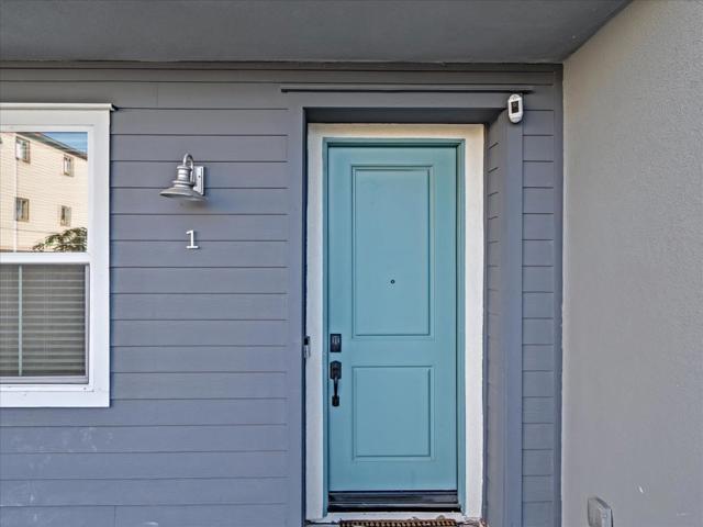 1452 N Harbor Boulevard, Santa Ana CA: https://media.crmls.org/mediaz/17c02ade-444b-49d6-950f-2caa7022123d.jpg