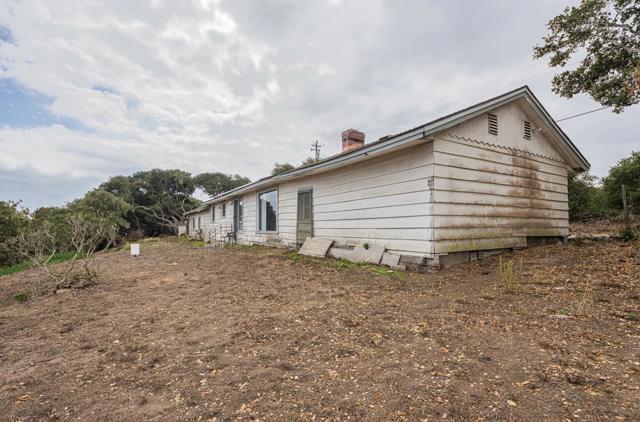 905 W Blanco Road, Salinas CA: https://media.crmls.org/mediaz/17c0ae7d-86d2-4d14-bbf2-e4ae799a68c3.jpg