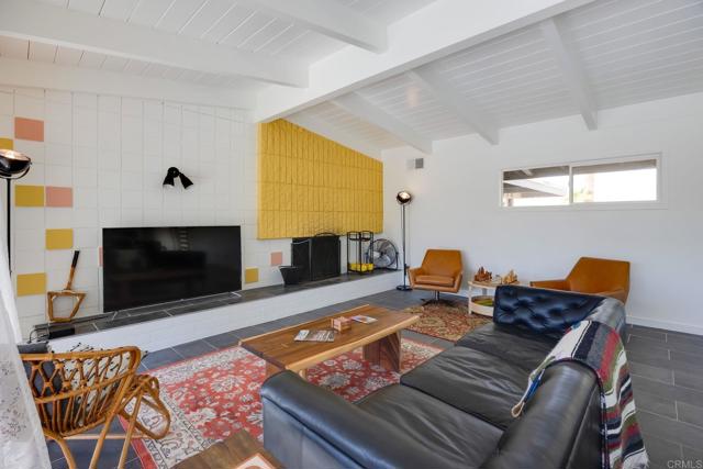 Detail Gallery Image 4 of 26 For 255 Montezuma Rd, Borrego Springs,  CA 92004 - 3 Beds | 3 Baths