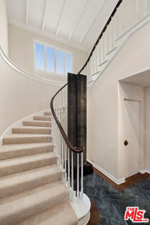 1029 Chevy Chase Drive, Beverly Hills CA: https://media.crmls.org/mediaz/17c1bde7-f401-4695-8de5-febf6c53f45f.jpg