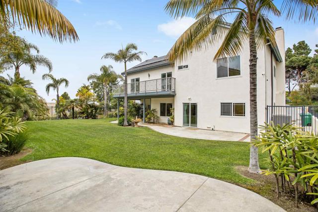 6823 Corintia St, Carlsbad CA: https://media.crmls.org/mediaz/17c1d1e9-a8c9-45a8-8e58-e49a4e3a93ee.jpg