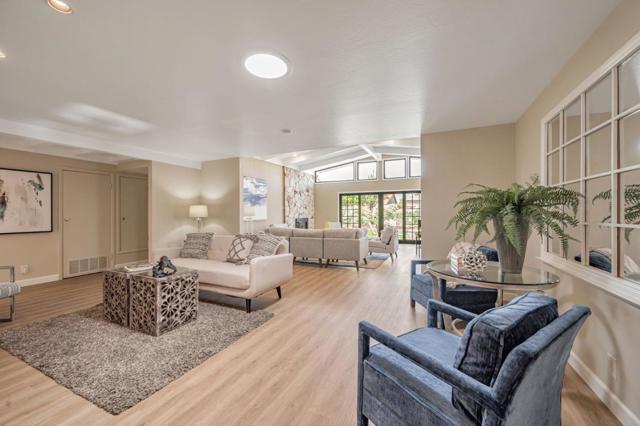 828 Hawthorne Way, Millbrae CA: https://media.crmls.org/mediaz/17c23fac-5452-4379-a52e-eb04b719d32c.jpg