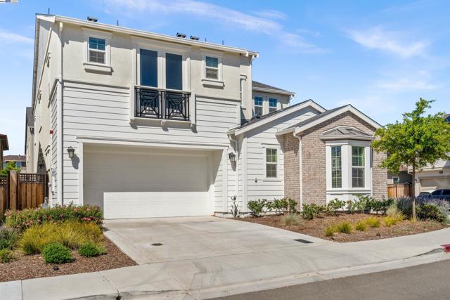 4440 Pine Mountain Way, Dublin CA: https://media.crmls.org/mediaz/17c24705-e699-49cb-90b0-99a409bbc88f.jpg
