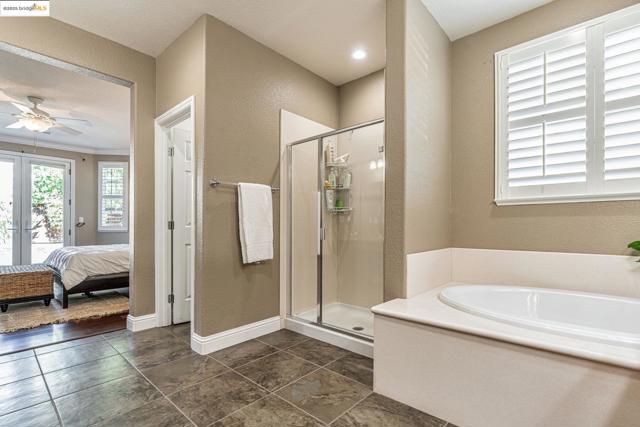 43 Sorrel Ct, Oakley CA: https://media.crmls.org/mediaz/17c2c712-df4b-40a9-a93b-3100151c2a1b.jpg