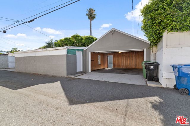 4460 Stansbury Avenue photo 47