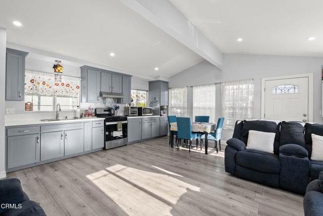 1550 Rory Lane, Simi Valley CA: https://media.crmls.org/mediaz/17c488f8-7307-448d-919b-254cb0464cb4.jpg