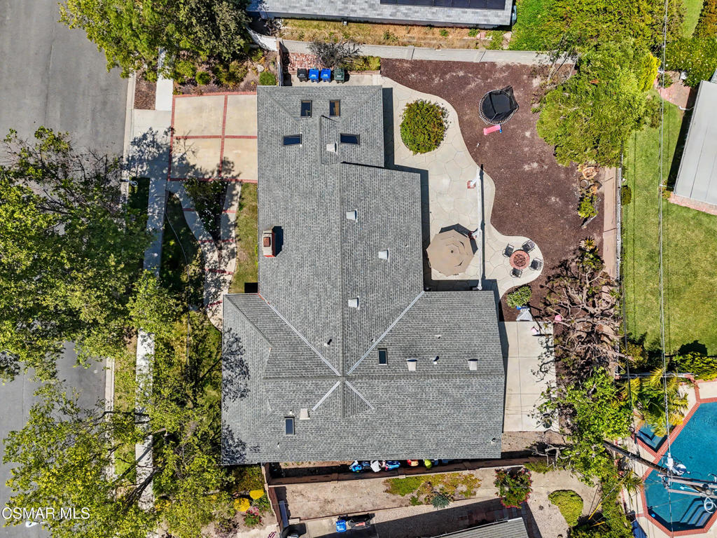 https://media.crmls.org/mediaz/17c4e339-c9d7-4116-93ed-138d574f6aad.jpg?preset=X-Large