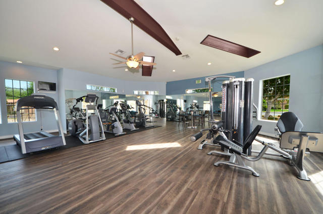 Image 32 of 38 For 45950 Spyglass Hill Street