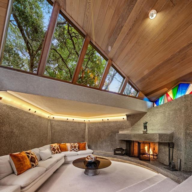 50 La Rancheria, Carmel Valley CA: https://media.crmls.org/mediaz/17c6a44a-969f-48bb-b42a-a682ef245322.jpg