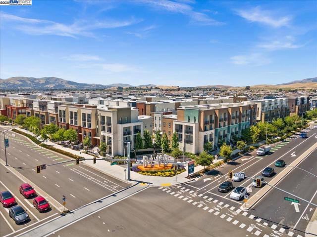 5483 Melissa Ln, Dublin CA: https://media.crmls.org/mediaz/17c6d71d-0bb9-4a29-9fdd-3e9c2c22cc8d.jpg