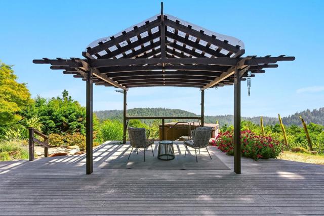 132 Pax Place Court, Aptos CA: https://media.crmls.org/mediaz/17c6eff2-d596-40ef-94ae-796b3995723c.jpg