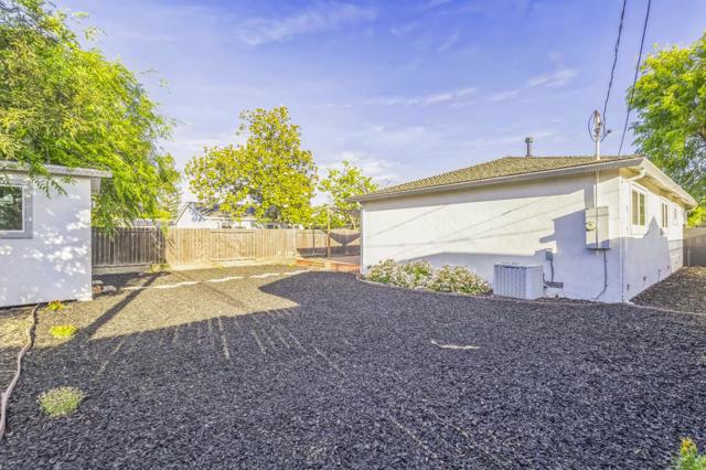 1563 Rebel Way, San Jose CA: https://media.crmls.org/mediaz/17c6fd7e-935b-40ca-86cc-d9cd153ba781.jpg