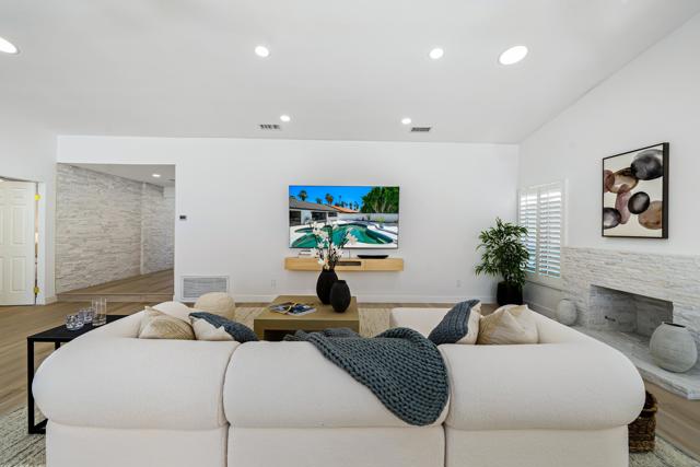 69291 Tamala Avenue, Cathedral City CA: https://media.crmls.org/mediaz/17c70bf9-c388-41e4-a45d-12df6f7bd2c2.jpg