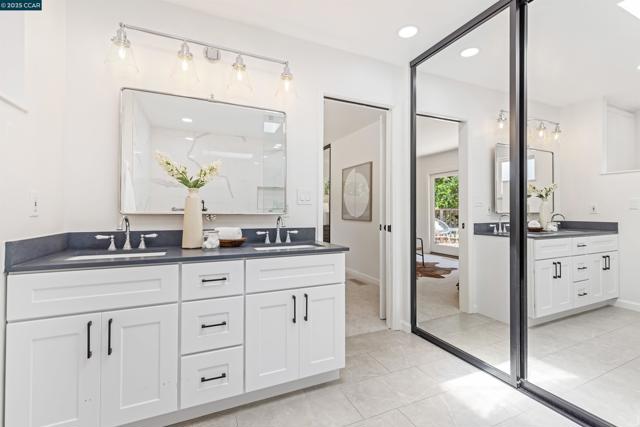 11 Breck Ct, Moraga CA: https://media.crmls.org/mediaz/17c75297-67aa-4330-a9dc-086787f6059b.jpg