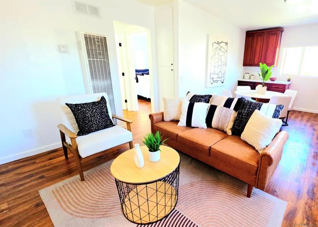4233 39th ST, San Diego CA: https://media.crmls.org/mediaz/17c7829a-637b-471c-acdd-828838b8204d.jpg