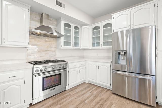 Detail Gallery Image 25 of 68 For 920 Glen Oaks Bld, Pasadena,  CA 91105 - 3 Beds | 3/1 Baths