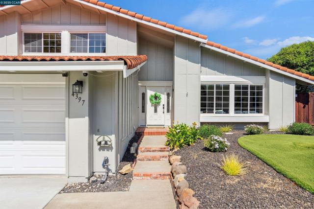 4397 N Water Oak Ct., Concord CA: https://media.crmls.org/mediaz/17c9062d-8f2b-4187-ab3b-50d8e2726200.jpg