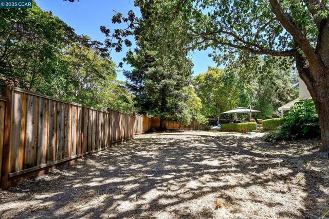 35 Alta Sierra Pl, Alamo CA: https://media.crmls.org/mediaz/17c92642-e39e-4d83-9817-ae4cdeb823ed.jpg
