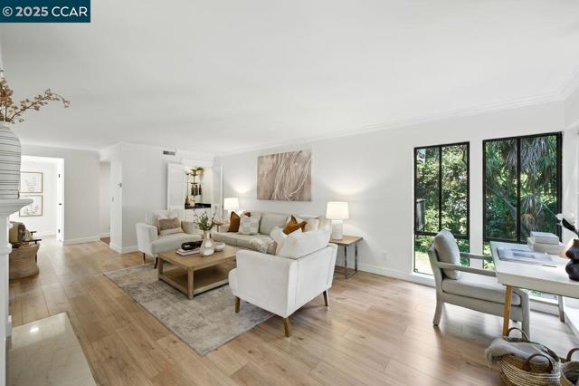 742 Wesley Way, Oakland CA: https://media.crmls.org/mediaz/17c9a651-22ae-46eb-b6bf-e2c1318d9641.jpg