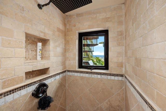 860 Nardo Road, Encinitas CA: https://media.crmls.org/mediaz/17c9bc7e-f75e-4f71-a7e5-2c115f19e3de.jpg