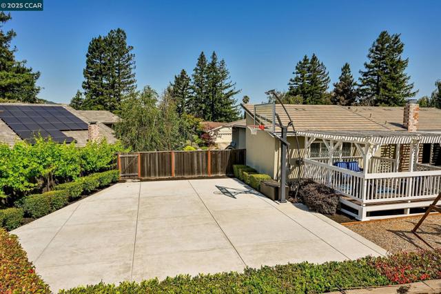 87 Molokai Ct, San Ramon CA: https://media.crmls.org/mediaz/17ca28be-09be-482d-af5f-ce966d1b6703.jpg