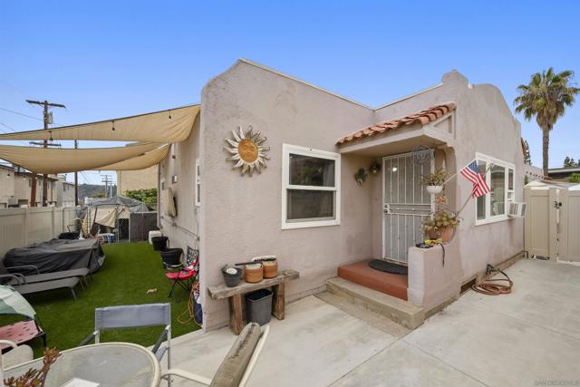 6352 Holabird St, San Diego CA: https://media.crmls.org/mediaz/17ca4338-e43c-48bc-85ea-59690a6960f0.jpg