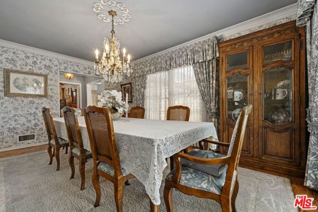 11450 Ayrshire Road, Los Angeles CA: https://media.crmls.org/mediaz/17cb021c-0da9-4f6a-a44b-5472e26b6328.jpg