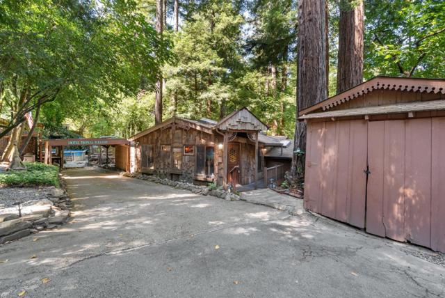 9609 E Zayante Road, Felton CA: https://media.crmls.org/mediaz/17cb1206-b851-4f52-8502-e01527c41579.jpg