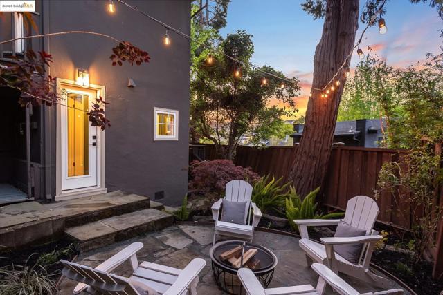 733 Carlston Ave., Oakland CA: https://media.crmls.org/mediaz/17cb1387-c407-4bc0-b7cd-fab643e1d802.jpg