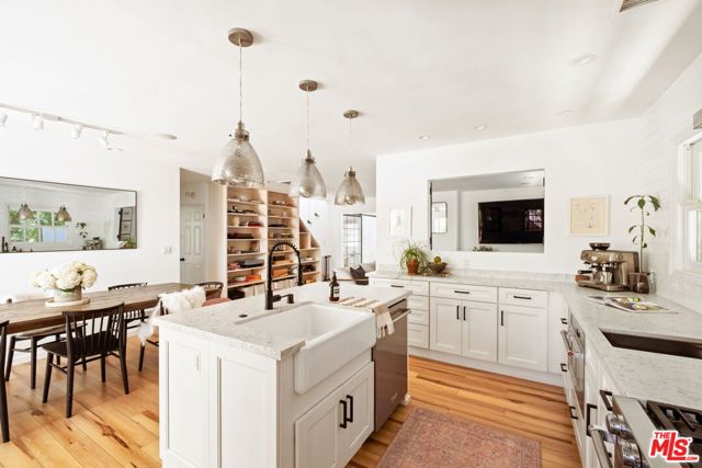 2204 Stanley Hills Drive, Los Angeles CA: https://media.crmls.org/mediaz/17cb54d1-c9a7-4177-995c-7d2a180daba8.jpg