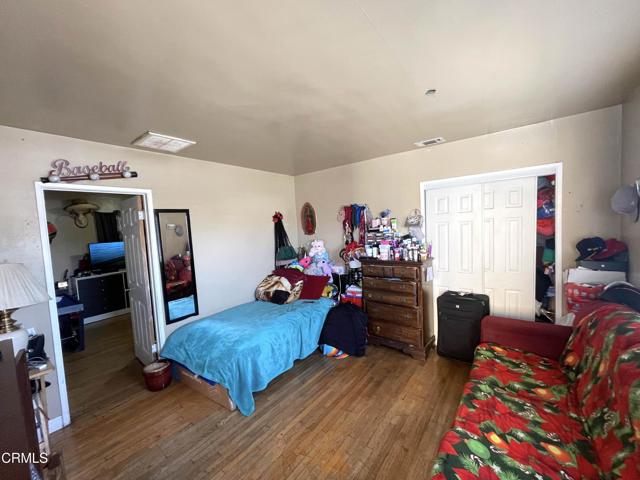 136 S Roosevelt Avenue, Oxnard CA: https://media.crmls.org/mediaz/17cbaf02-c27f-49a6-a6ca-f7fdabd1a5ab.jpg