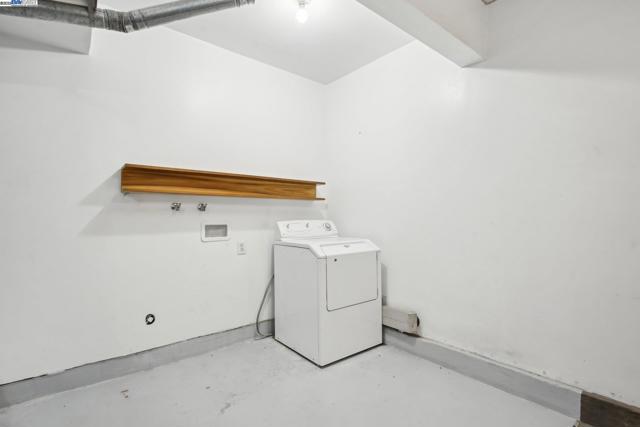 385 Montecito Way, Milpitas CA: https://media.crmls.org/mediaz/17cc134b-be98-4654-b35f-7f2185171061.jpg