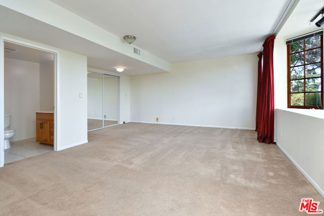 3682 Berry Drive, Studio City CA: https://media.crmls.org/mediaz/17cc1997-5a94-4f19-a95b-e129013112fd.jpg