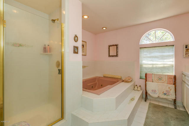 1480 Magnolia Drive, Santa Paula CA: https://media.crmls.org/mediaz/17cc21e3-6ad4-4b86-81c7-3c687b2a71f4.jpg