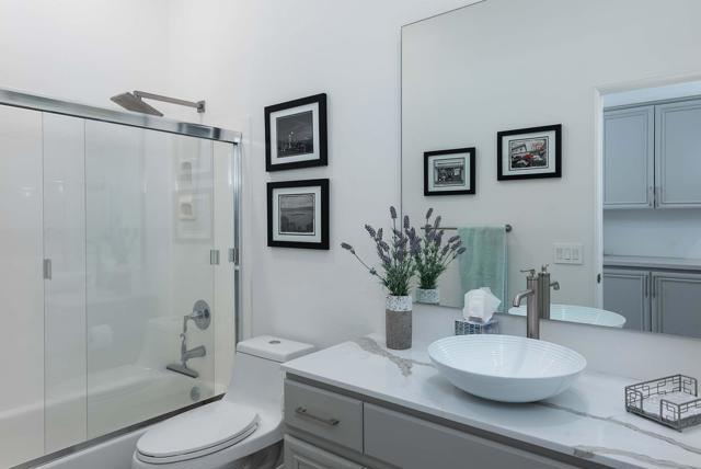 211 Kavenish Drive, Rancho Mirage CA: https://media.crmls.org/mediaz/17cc48be-8578-4b16-85c2-404b5d3706b7.jpg