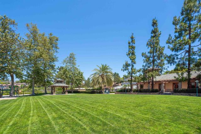 7866 Calle Oliva, Carlsbad CA: https://media.crmls.org/mediaz/17cc90cc-3d69-4b28-83d2-ca26b1f487b3.jpg