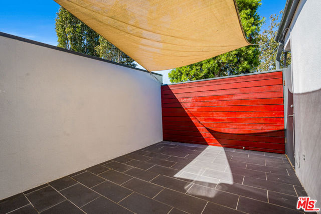 416 Bolero Way, Newport Beach CA: https://media.crmls.org/mediaz/17cd8b6f-87f8-442e-8852-78e521366364.jpg